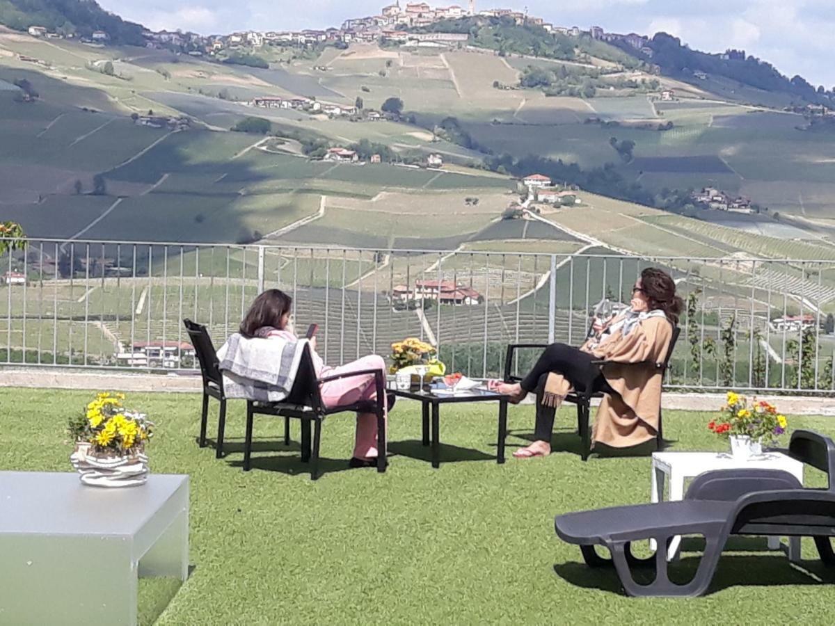 Cascina Roella ξενώνας Monforte dʼAlba Εξωτερικό φωτογραφία
