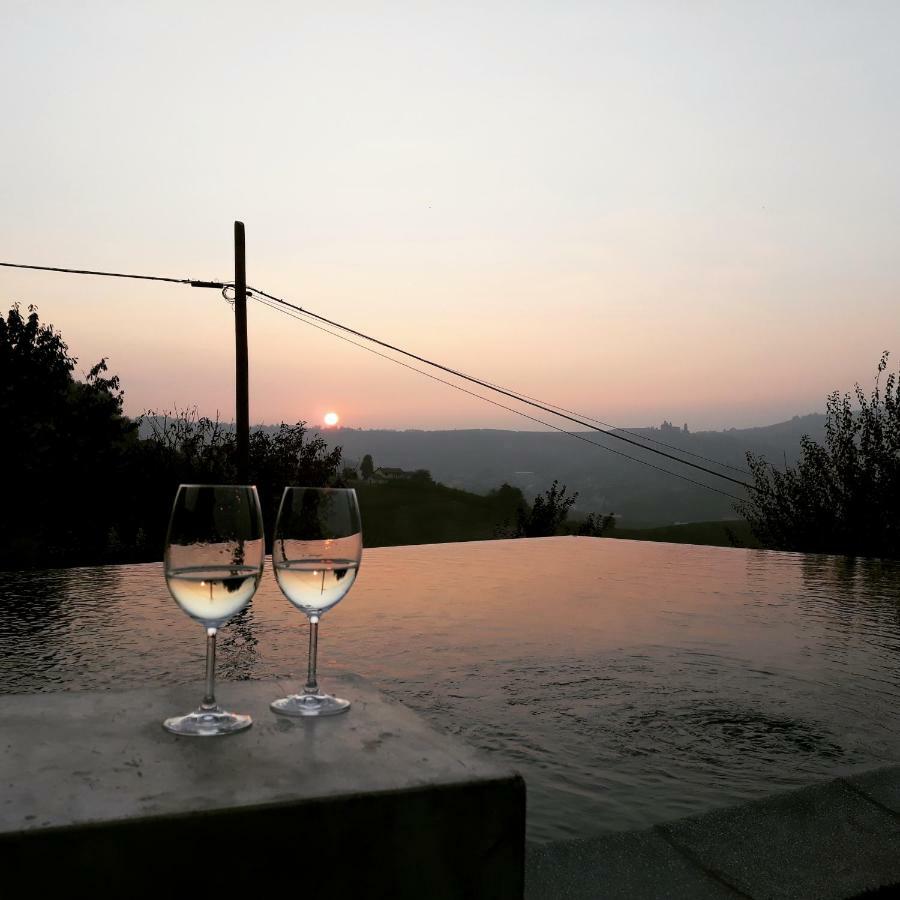 Cascina Roella ξενώνας Monforte dʼAlba Εξωτερικό φωτογραφία